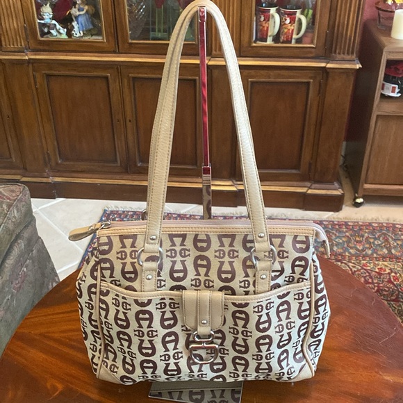 VGUC. Eitenne Aigner signature, shoulder bag. - Picture 1 of 16